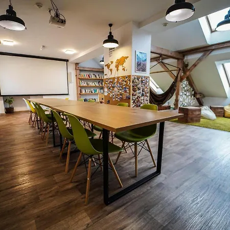 酒店 Kampus Palace 3*