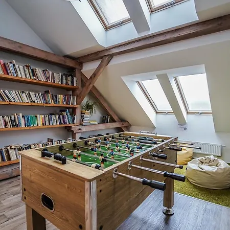 酒店 Kampus Palace 3*