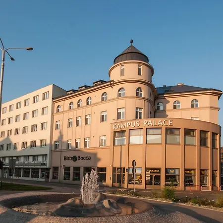 Kampus Palace 酒店 3*